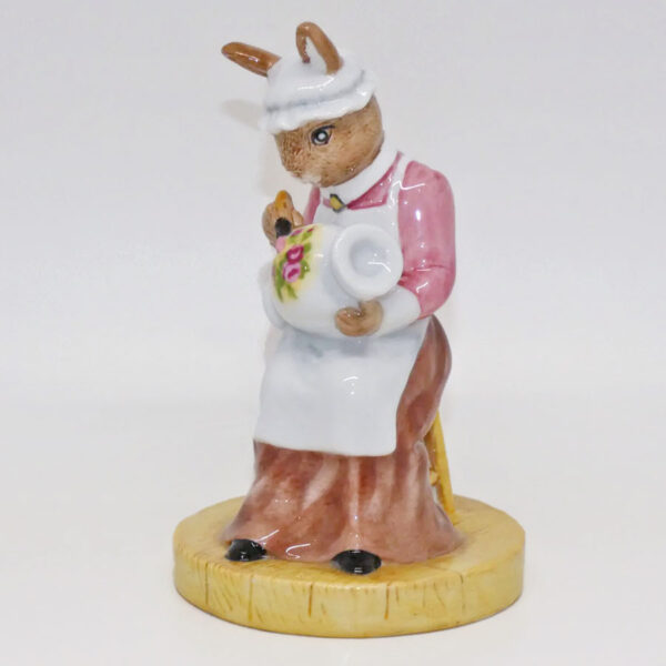 Royal Doulton Bunnykins Paintress  DB465
