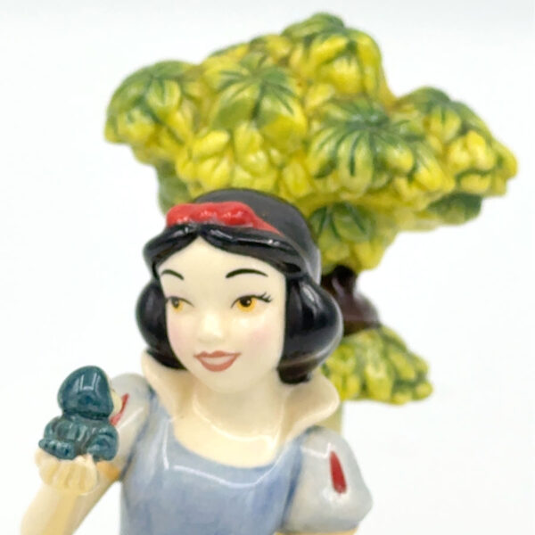 Royal Doulton Fairest One Of Them All SW22 Snow White Disney