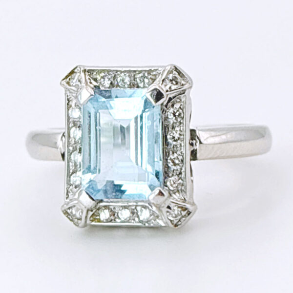 18ct-White-Gold-Aquamarine-and-Diamond-Dress-Ring-3 18ct White Gold Aquamarine and Diamond Dress Ring