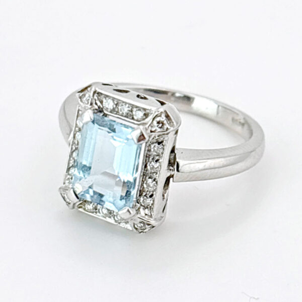 18ct-White-Gold-Aquamarine-and-Diamond-Dress-Ring-4 18ct White Gold Aquamarine and Diamond Dress Ring