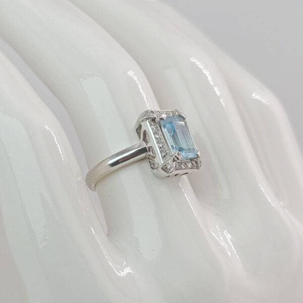 18ct-White-Gold-Aquamarine-and-Diamond-Dress-Ring-8 18ct White Gold Aquamarine and Diamond Dress Ring