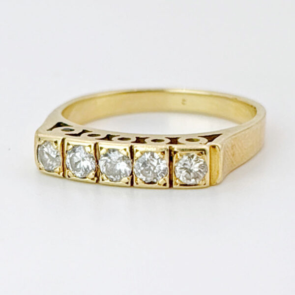 18ct Yellow Gold Diamond Ring