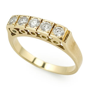 18ct Yellow Gold Diamond Ring