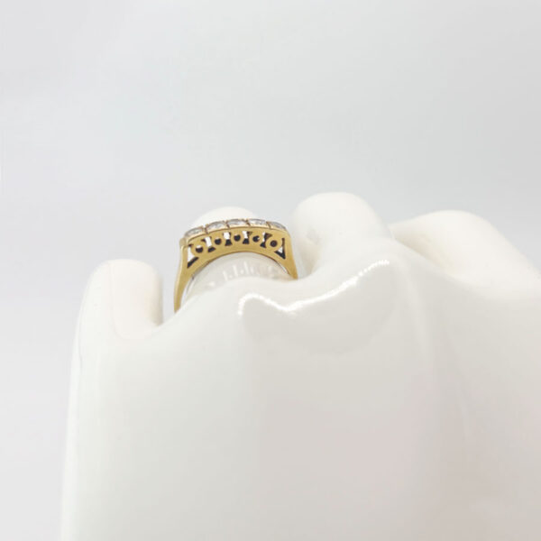 18ct Yellow Gold Diamond Ring