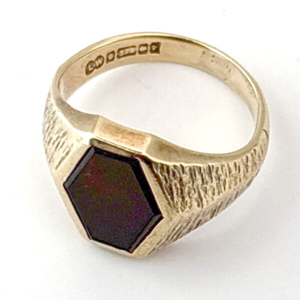 9ct Gold Mens With Hexagonal Carnelian Signet Ring