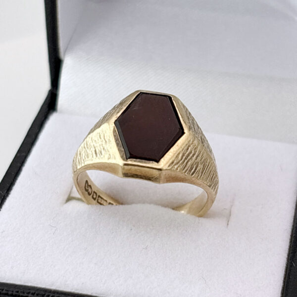 9ct Gold Mens With Hexagonal Carnelian Signet Ring