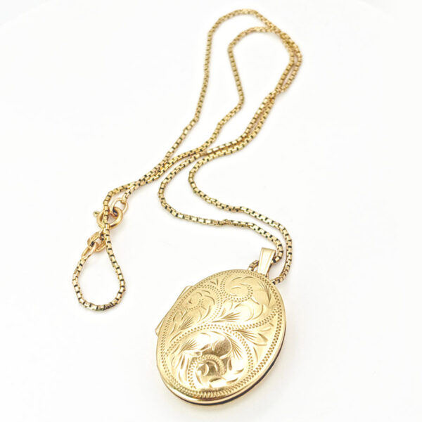 9ct  Gold Edwardian Locket And Chain