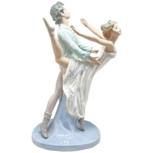 Nao Lladro Daisa Dancing On A Cloud Ballet Couple