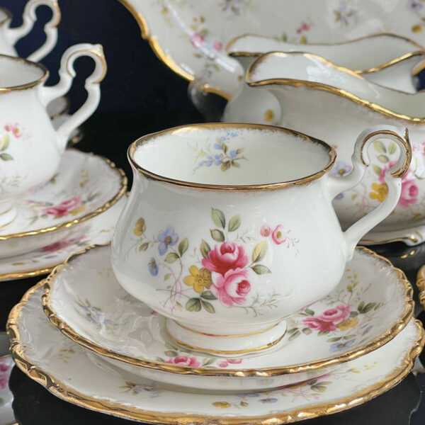 Royal Albert Tenderness 21 Piece Tea Service