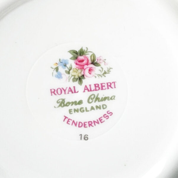 Royal Albert Tenderness 21 Piece Tea Service
