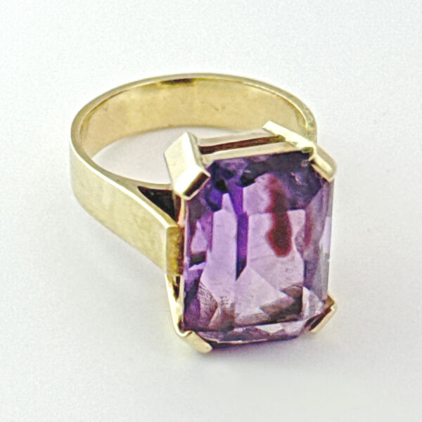 9ct Gold Amethyst Cocktail Ring