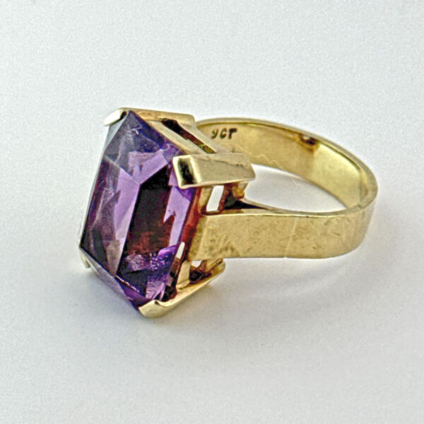 9ct Gold Amethyst Cocktail Ring