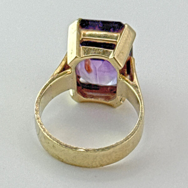 9ct Gold Amethyst Cocktail Ring