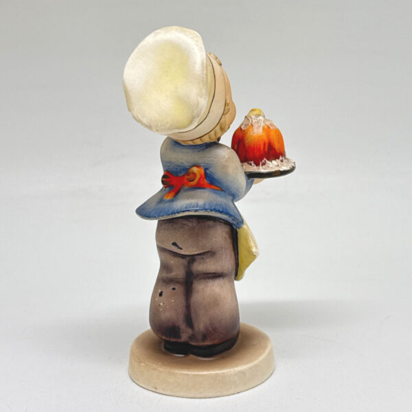 Hummel Figurine Baker TMK3