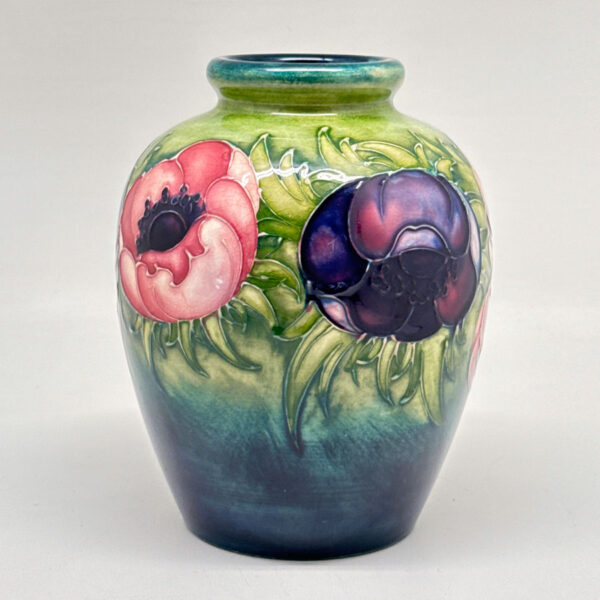 Moorcroft Anemone Pattern Bulbous Vase C1954