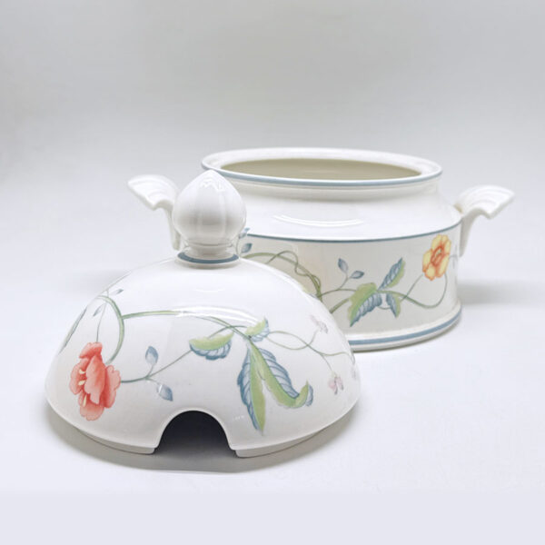 Villeroy and Boch Albertina  Vegetable Bowl and Cover