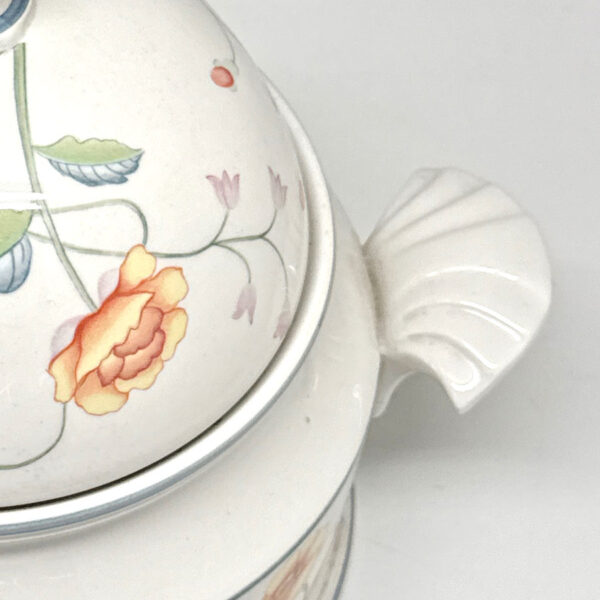 Villeroy and Boch Albertina  Vegetable Bowl and Cover