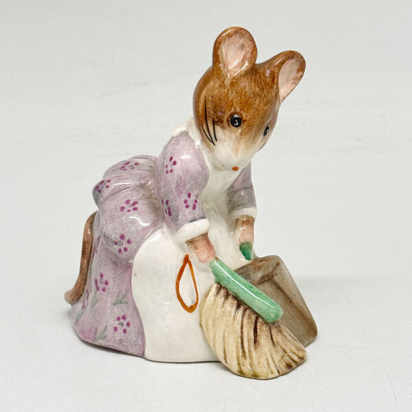 Beswick Beatrix Potter Hunca Munca Sweeping BP3A