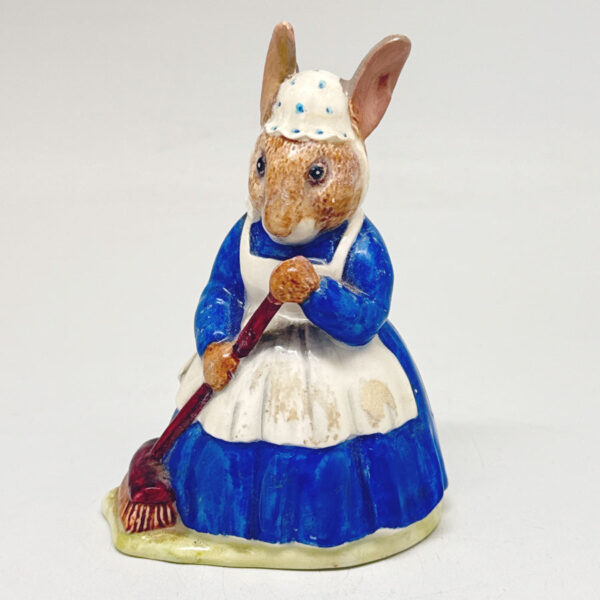 Mrs Bunnykins Clean Sweep DB6 Royal Doulton Bunnykins