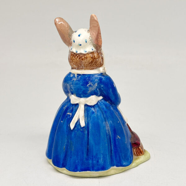 Mrs Bunnykins Clean Sweep DB6 Royal Doulton Bunnykins