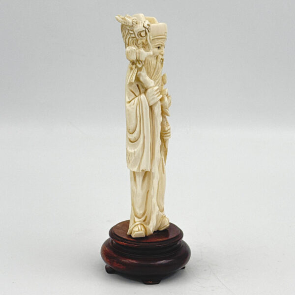 Chinese Ivory Shoulau With Lotus Bloom 20th