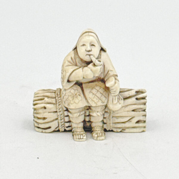 Japanese Netsuke Man With Pipe Signed 19th