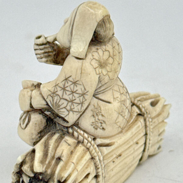 Japanese Netsuke Man With Pipe Signed 19th