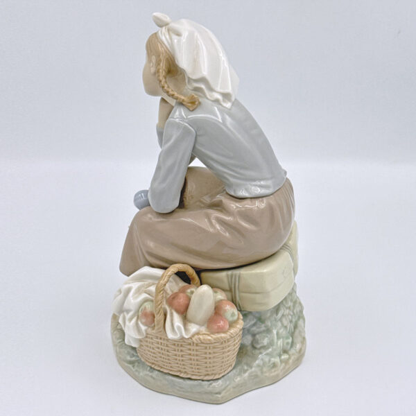 Lladro Figurine Girl With Doll and Basket Of Apples  1211