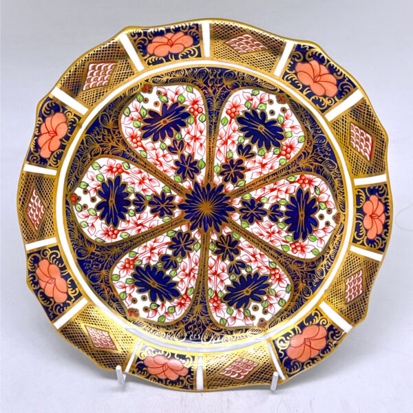 Royal Crown Derby Imari Scalloped Sides Cabinet Plate 1881