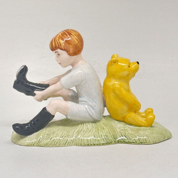 Royal Doulton Disney Figurine Winnie the Pooh Christopher Robin and Pooh WP10