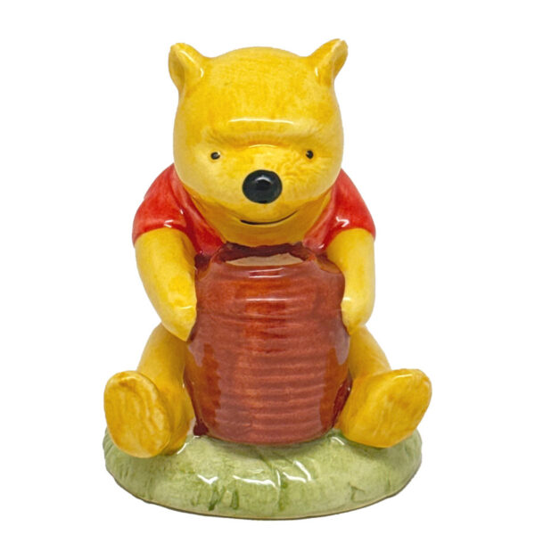 Royal Doulton Disney Figurine Winnie the Pooh and The Honeypot WP1