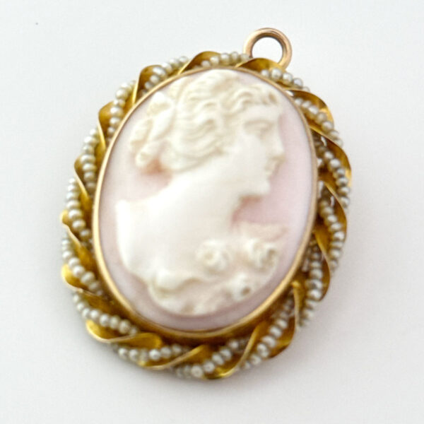 Victorian 10ct Gold Mounted Seed Pearl and Conch Shell Cameo Brooch