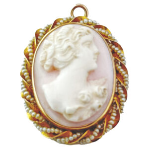 Victorian 10ct Gold Mounted Seed Pearl and Conch Shell Cameo Brooch