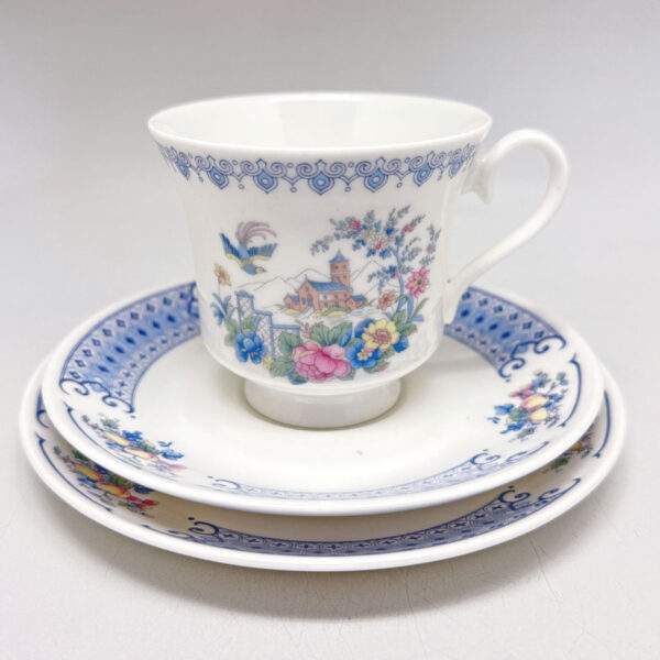 Royal Albert Songbird New Romance Tea Trio C1978