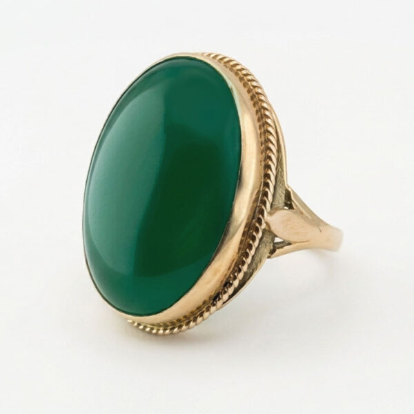 9ct Gold Chrysoprase Cocktail Ring