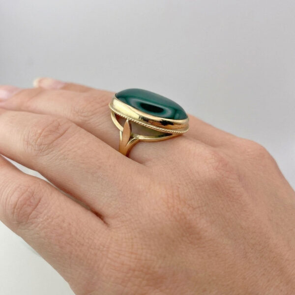 9ct Gold Chrysoprase Cocktail Ring