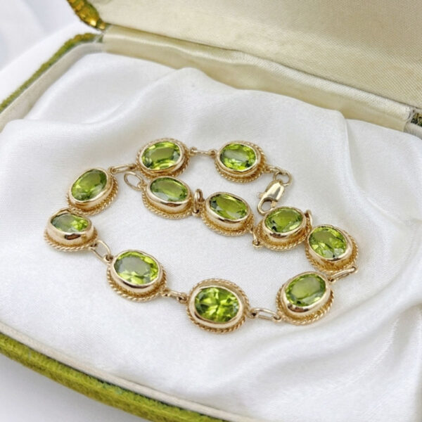 9ct Gold & Peridot Oval Link Bracelet