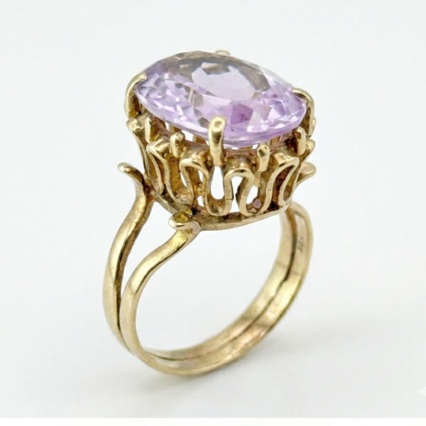 9ct Victorian Claw Set Amethyst Ring