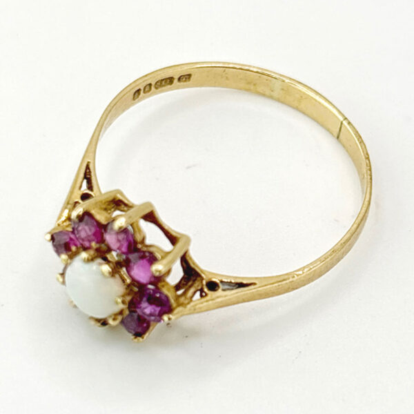 9ct Gold Garnet and Opal Cluster Ring
