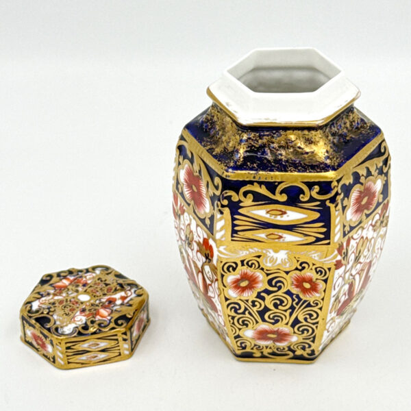Royal Crown Derby Old Imari Large Ginger Jar And Cover 931