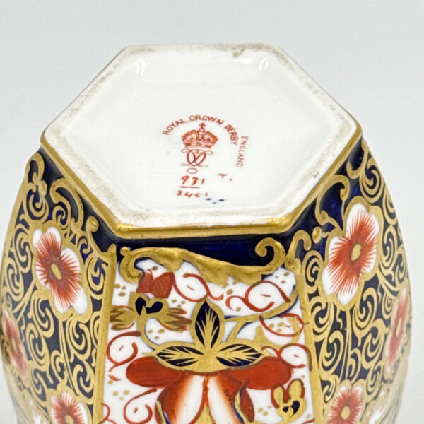 Royal Crown Derby Old Imari Large Ginger Jar And Cover 931