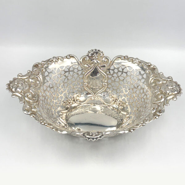 Hallmarked Silver Pierced Star Detail Basket Chester 1905  Haseler Brothers