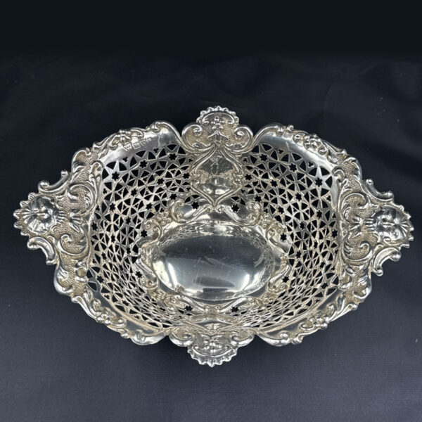 Hallmarked Silver Pierced Star Detail Basket Chester 1905  Haseler Brothers