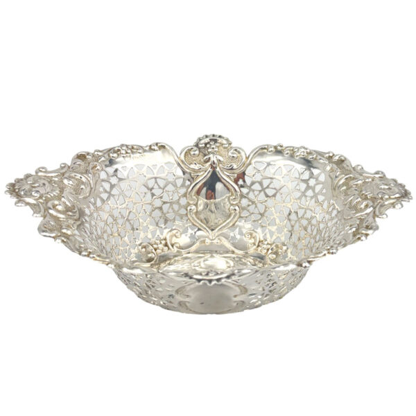 Hallmarked Silver Pierced Star Detail Basket Chester 1905  Haseler Brothers