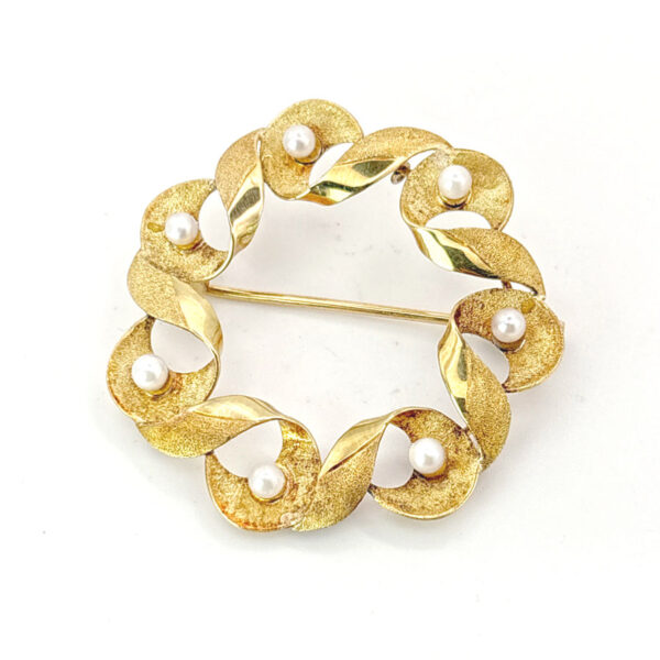 18ct Gold And Pearl Scrolled Wave Design Brooch