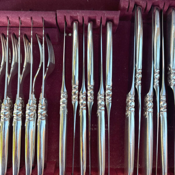 Community Plated Silver Canteen South Seas 130 Pieces