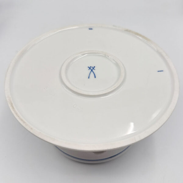 Meissen Onion Pattern Tea Pot On Trivet Warmer