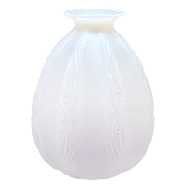 Sabino Opalescent Glass Les Feullages Vase C1930