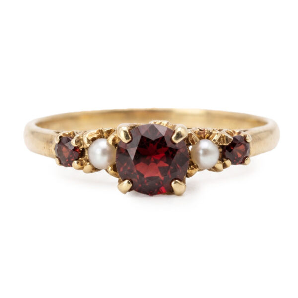 18ct Gold Ring with Garnet and Split Pearl London 1959