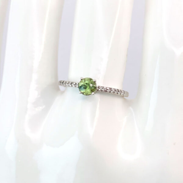 9ct Gold Peridot and Diamond Ring
